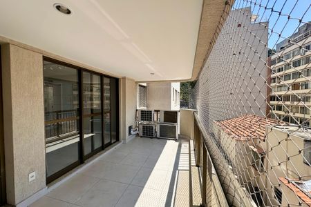 Varanda de apartamento para alugar com 3 quartos, 100m² em Botafogo, Rio de Janeiro