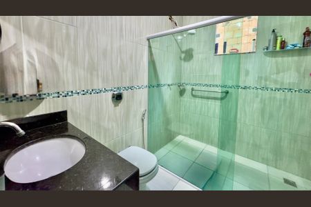 Banheiro de casa à venda com 2 quartos, 240m² em Tropical, Contagem