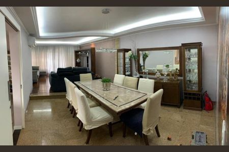 Casa à venda com 300m², 4 quartos e 5 vagas