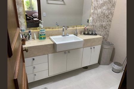 Casa à venda com 4 quartos, 300m² em Cursino, São Paulo