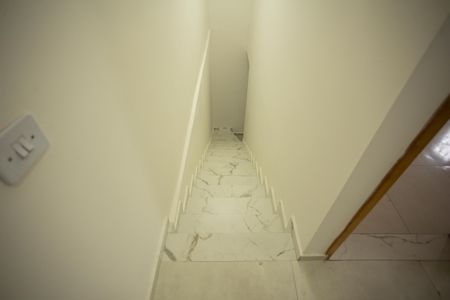 Casa à venda com 100m², 2 quartos e 2 vagasCorredor