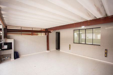 Casa à venda com 100m², 2 quartos e 2 vagasGaragem