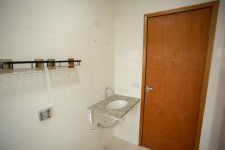 Casa à venda com 100m², 2 quartos e 2 vagasBanheiro Social