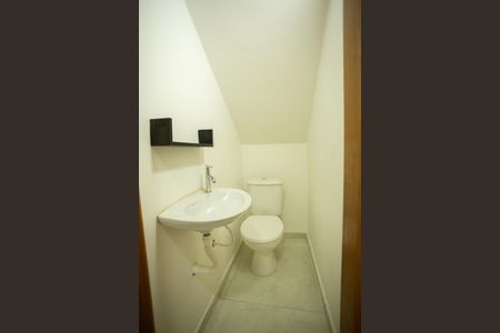 Casa à venda com 100m², 2 quartos e 2 vagasLavabo