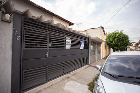 Casa à venda com 100m², 2 quartos e 2 vagasFachada