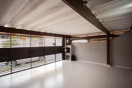 Casa à venda com 100m², 2 quartos e 2 vagasGaragem