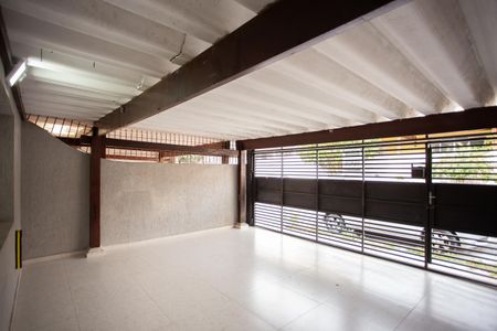 Casa à venda com 100m², 2 quartos e 2 vagasGaragem