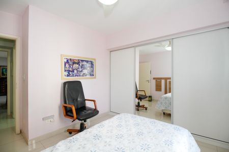 Apartamento à venda com 135m², 3 quartos e 2 vagas Apartamento à venda com 135m², 3 quartos e 2 vagasQuarto 2