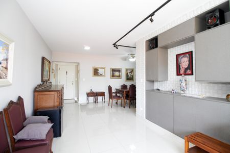 Apartamento à venda com 135m², 3 quartos e 2 vagas Apartamento à venda com 135m², 3 quartos e 2 vagasSala