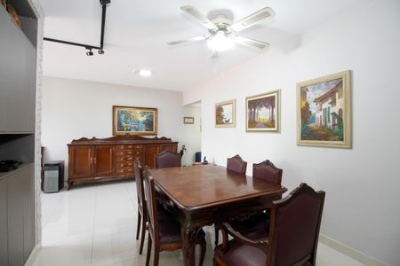 Apartamento à venda com 135m², 3 quartos e 2 vagas Apartamento à venda com 135m², 3 quartos e 2 vagasSala