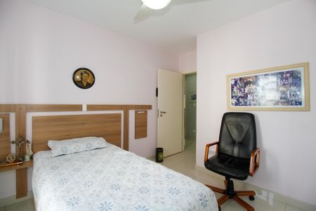 Apartamento à venda com 135m², 3 quartos e 2 vagas Apartamento à venda com 135m², 3 quartos e 2 vagasQuarto 2