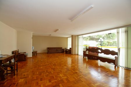 Apartamento à venda com 135m², 3 quartos e 2 vagas Apartamento à venda com 135m², 3 quartos e 2 vagasÁrea Comum - Salão de Festas