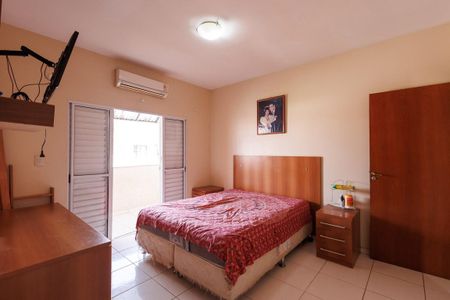 Casa para alugar com 136m², 3 quartos e 2 vagasSuíte