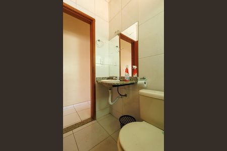 Casa para alugar com 136m², 3 quartos e 2 vagasBanheiro 