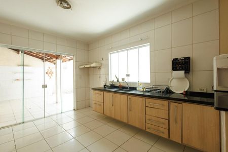 Casa para alugar com 136m², 3 quartos e 2 vagasCozinha