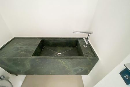 Apartamento à venda com 156m², 2 quartos e 2 vagasLavabo