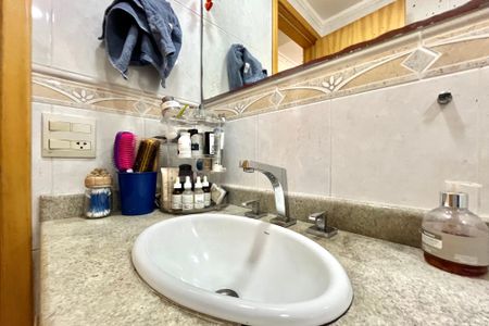 Apartamento à venda com 106m², 3 quartos e 3 vagasBanheiro da Suíte