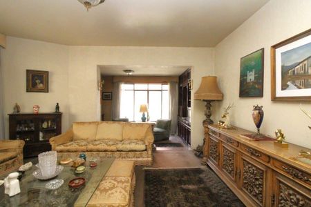 Casa à venda com 4 quartos, 350m² em Jardim da Gloria, São Paulo