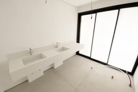 Apartamento à venda com 261m², 3 quartos e 2 vagasBanheiro da Suíte 3