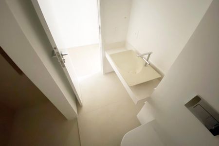 Apartamento à venda com 261m², 3 quartos e 2 vagasBanheiro da Suíte 2