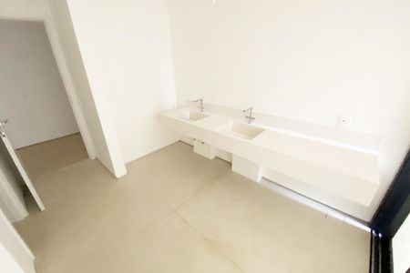 Apartamento à venda com 261m², 3 quartos e 2 vagasBanheiro da Suíte 3