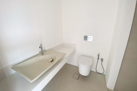 Apartamento à venda com 163m², 2 quartos e 2 vagasBanheiro da Suíte 1