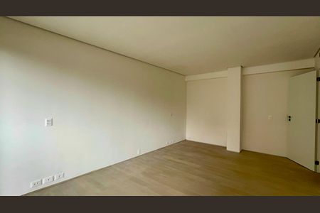 Apartamento à venda com 316m², 4 quartos e 2 vagasSuíte 1