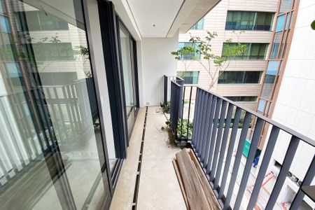 Apartamento à venda com 157m², 2 quartos e 2 vagasVaranda Suíte 1