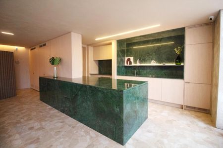 Apartamento à venda com 156m², 1 quarto e 2 vagas Apartamento à venda com 156m², 1 quarto e 2 vagasÁrea comum