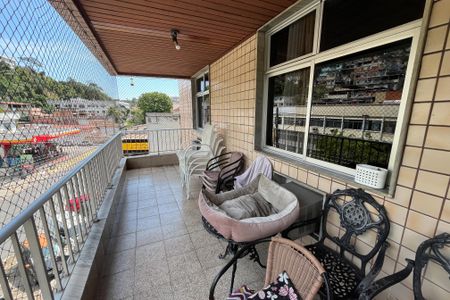 Apartamento à venda com 140m², 3 quartos e 2 vagasVaranda