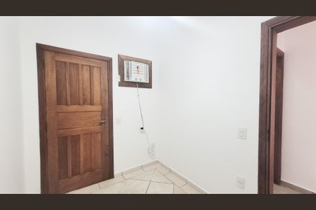 Casa de condomínio à venda com 250m², 4 quartos e 2 vagasEscritório