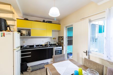 Casa de condomínio à venda com 124m², 4 quartos e 1 vaga Casa de condomínio à venda com 124m², 4 quartos e 1 vagaCozinha