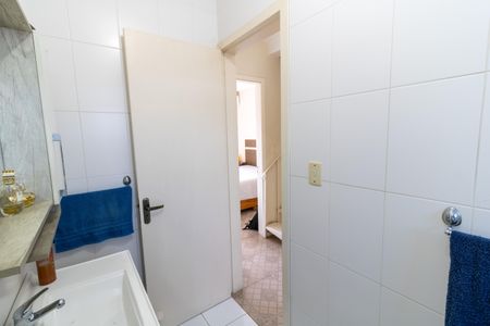 Casa de condomínio à venda com 124m², 4 quartos e 1 vaga Casa de condomínio à venda com 124m², 4 quartos e 1 vagaBanheiro