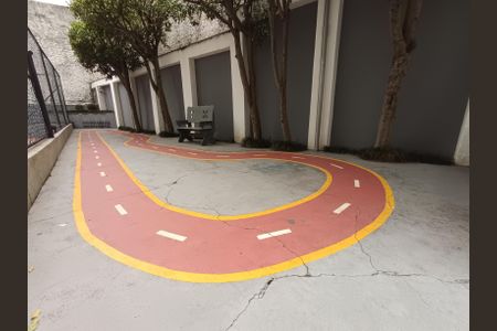 Apartamento para alugar com 61m², 2 quartos e 1 vaga Apartamento para alugar com 61m², 2 quartos e 1 vagaÁrea comum - Playground