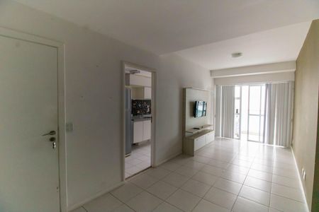 Sala de apartamento à venda com 2 quartos, 75m² em Itaipu, Niterói