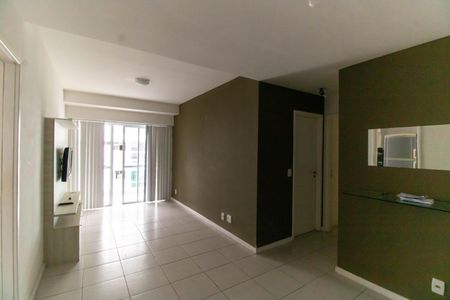 Sala de apartamento à venda com 2 quartos, 75m² em Itaipu, Niterói
