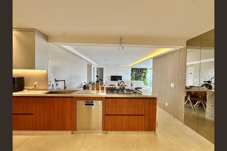 Apartamento à venda com 145m², 3 quartos e 2 vagasCozinha