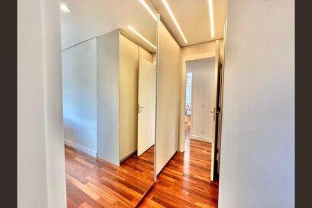 Apartamento à venda com 145m², 3 quartos e 2 vagasSuíte 1