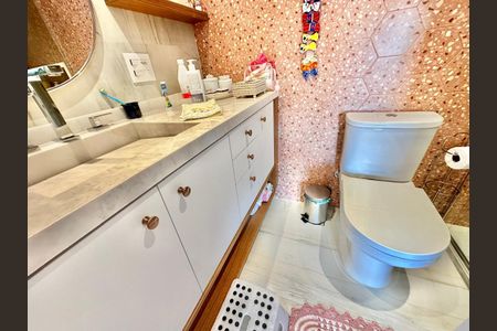 Apartamento à venda com 145m², 3 quartos e 2 vagasBanheiro da Suíte 3