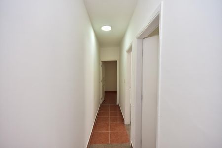 Corredor de casa para alugar com 2 quartos, 70m² em Vila Tramontano, São Paulo