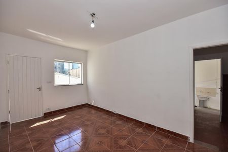 Sala de casa para alugar com 2 quartos, 70m² em Vila Tramontano, São Paulo