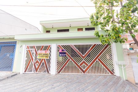 Casa à venda com 310m², 3 quartos e 8 vagasFachada