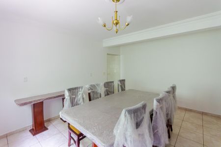 Casa à venda com 310m², 3 quartos e 8 vagasSala