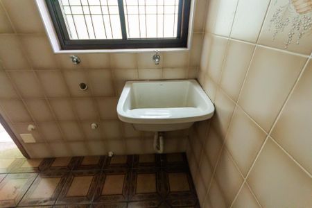 Casa à venda com 310m², 3 quartos e 8 vagasÁrea de Serviço