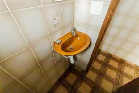 Casa à venda com 310m², 3 quartos e 8 vagasBanheiro de Serviço