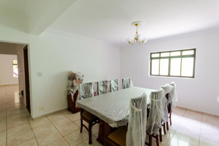 Casa à venda com 310m², 3 quartos e 8 vagasSala