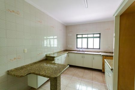 Casa à venda com 310m², 3 quartos e 8 vagasCozinha