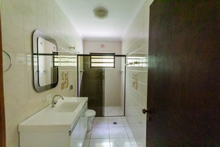 Casa à venda com 310m², 3 quartos e 8 vagasBanheiro