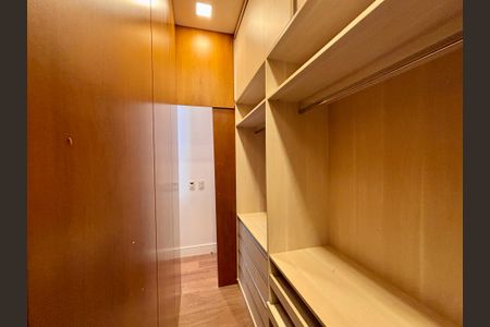 Casa à venda com 180m², 3 quartos e 1 vagaQuarto 2 - closet