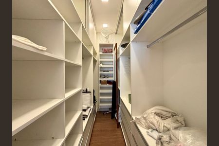 Casa à venda com 180m², 3 quartos e 1 vagaCloset da suíte